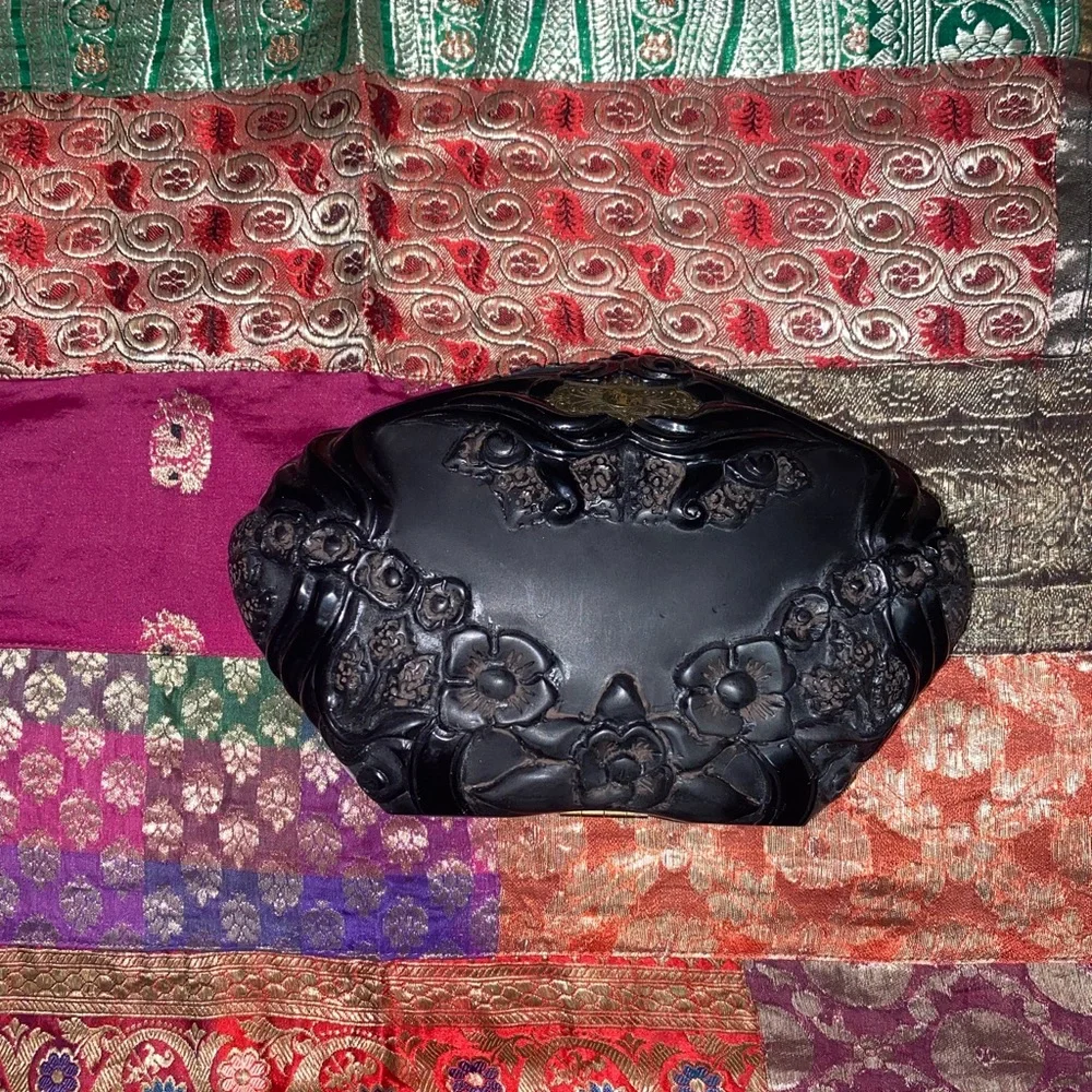Thai Princess resin bag - Picture 2 of 3